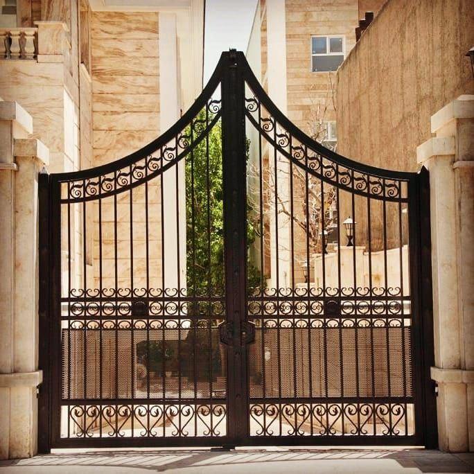 تعویض درب باغ قدیمی
