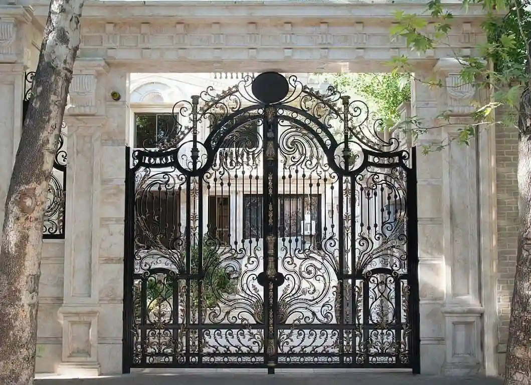 هماهنگی درب الیزه فرفورژه