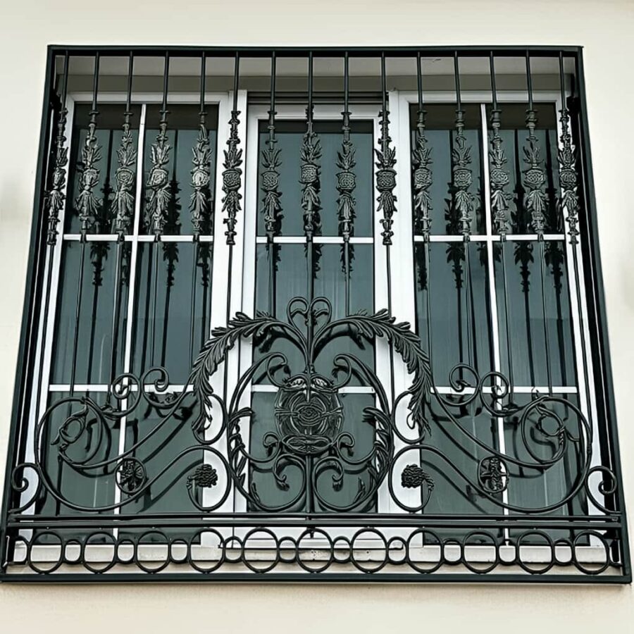 حفاظ پنجره سلطنتی گلبرگ