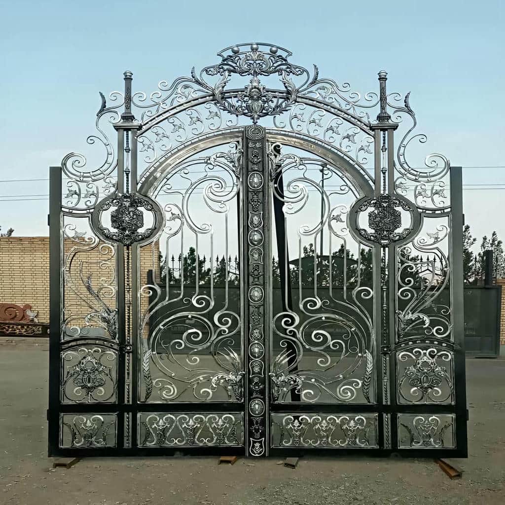 villa-door-wrought-iron-ge خرید درب حیاط ویلایی با طرح فرفورژه کلاسیک