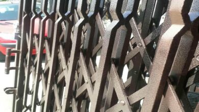 درب آکاردئونی ساختمان در ایلام