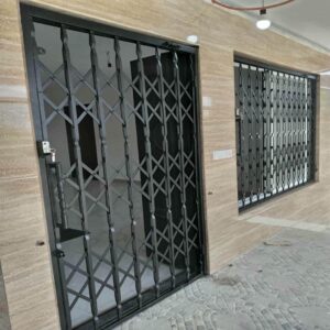 درب آکاردئونی ساختمان در نسیم شهر