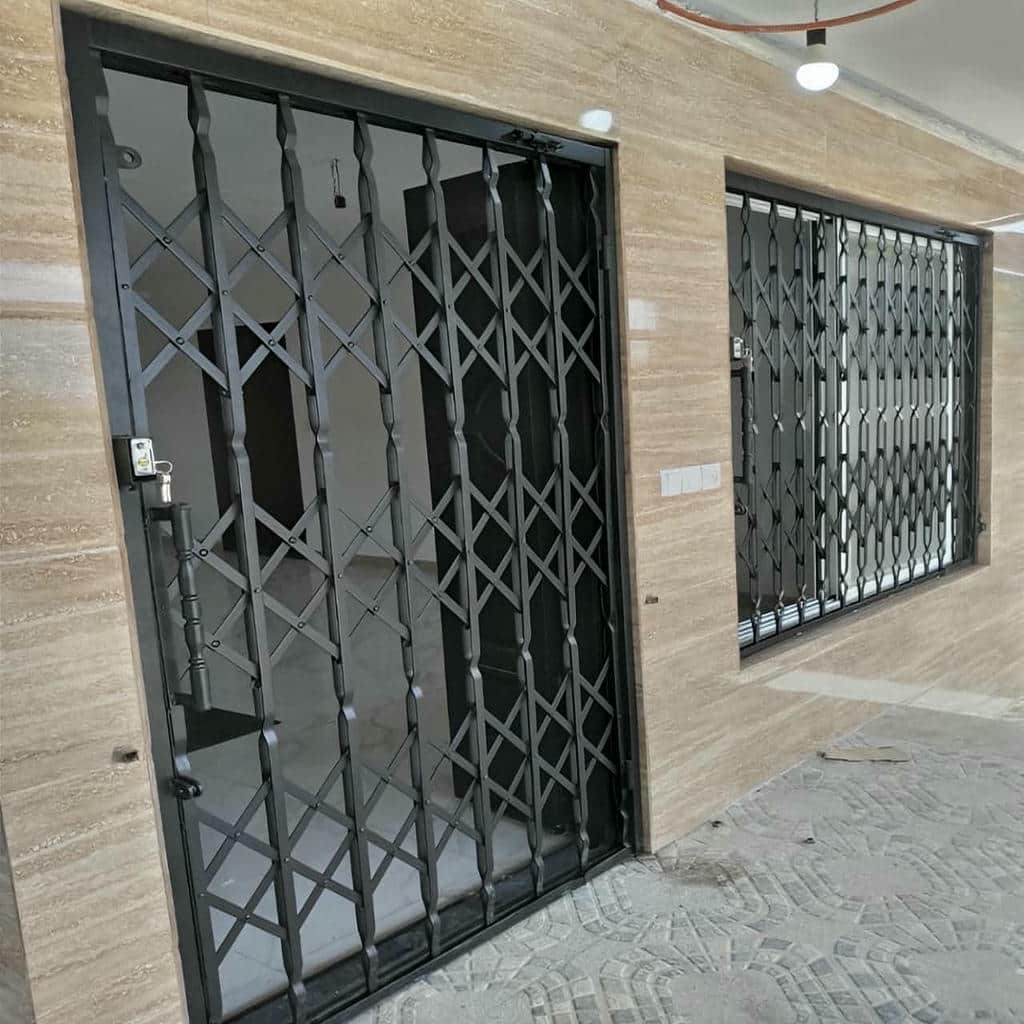 درب آکاردئونی ساختمان در نسیم شهر