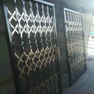 درب آکاردئونی ساختمان در خرم آباد