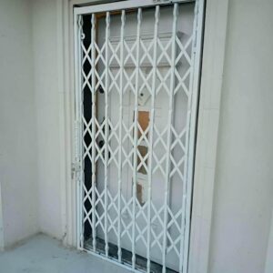 درب آکاردئونی ساختمان در پردیس