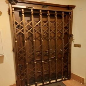 درب آکاردئونی ساختمان در فشم