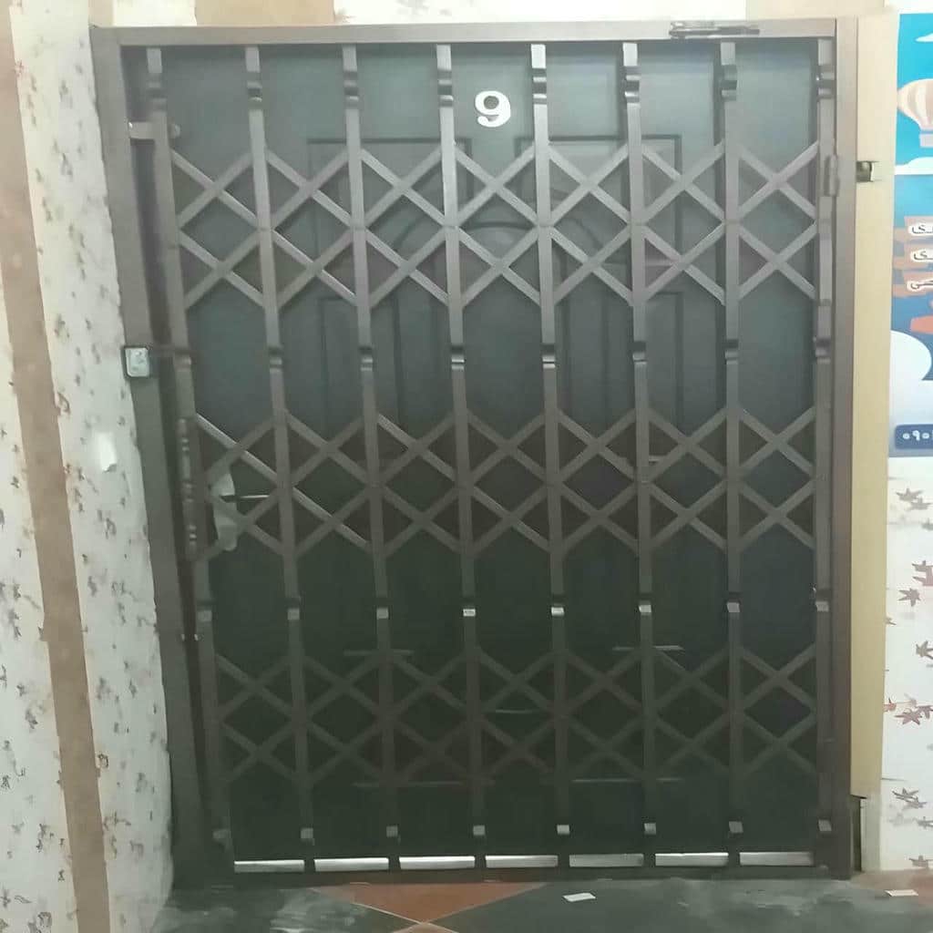 نصب درب آکاردئونی ساختمان فلزی در یاسوج