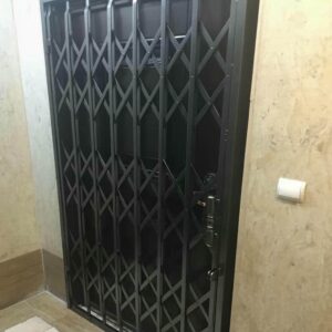 درب آکاردئونی ساختمان در رشت