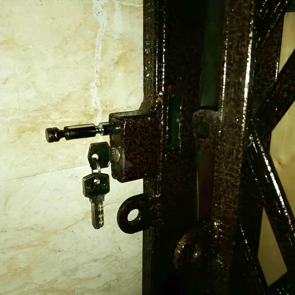 قیمت درب آکاردئونی ساختمان آپارتمانی در محمودآباد