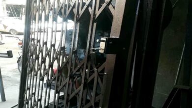درب آکاردئونی ساختمان در گنبدکاووس
