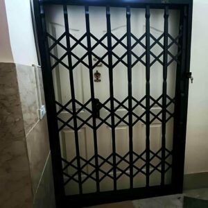 درب آکاردئونی ساختمان در عظیمیه کرج