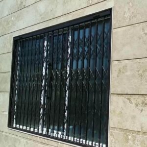 درب آکاردئونی ساختمان در بومهن