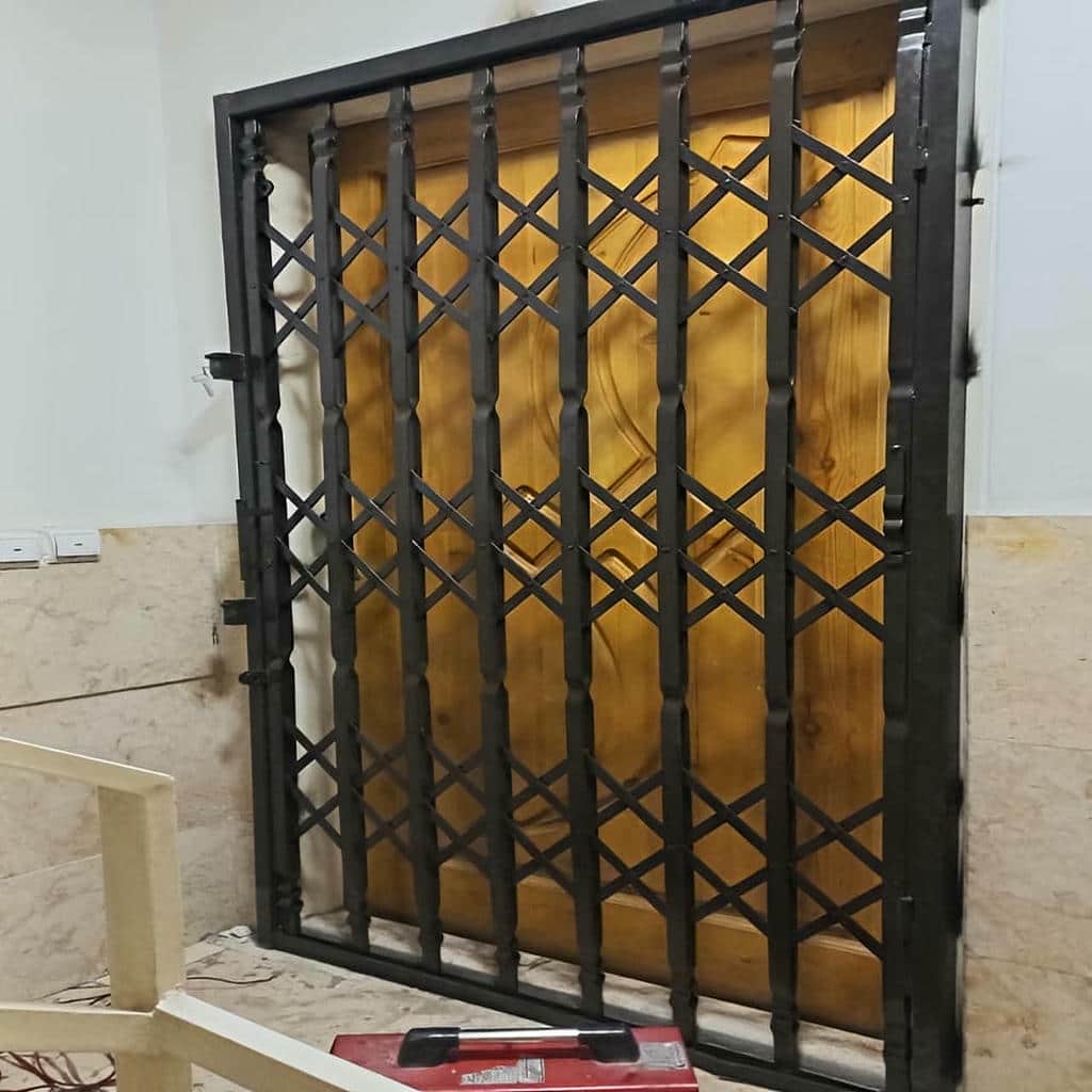 خرید درب آکاردئونی ساختمان قفل ضدسرقت در سمنان
