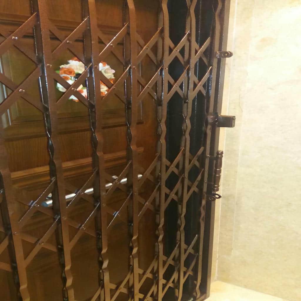 خرید درب آکاردئونی ساختمان مدرن در اراک