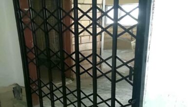 درب آکاردئونی ساختمان در شیراز
