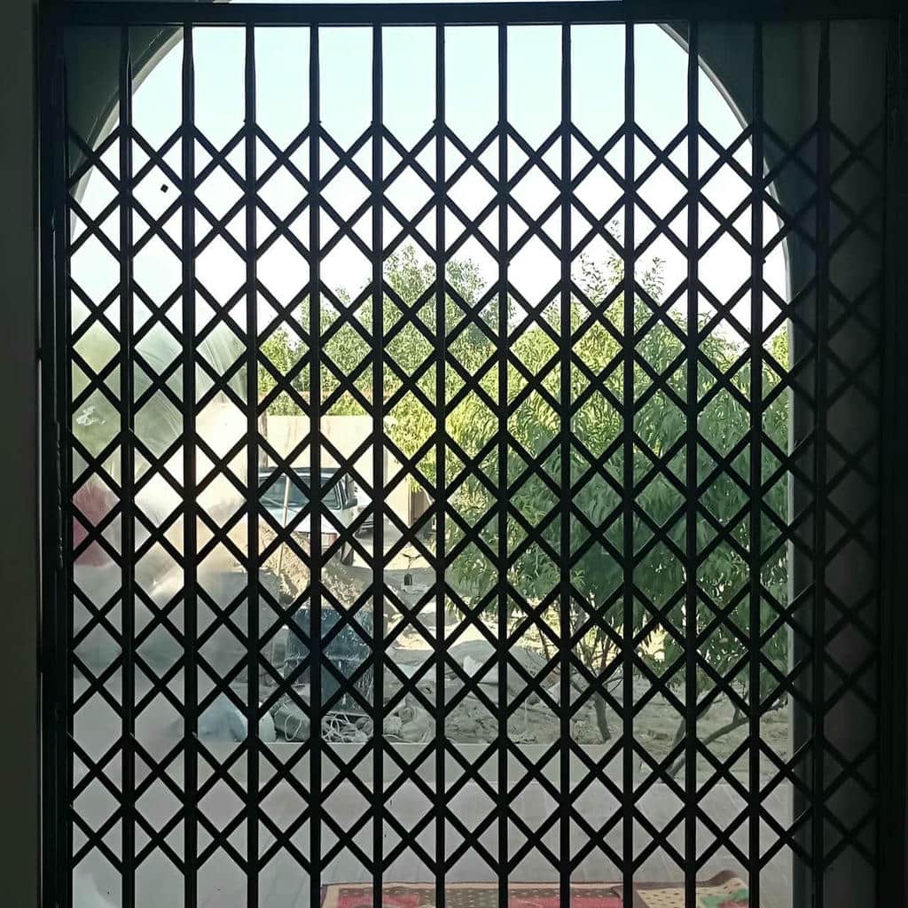 نصب درب آکاردئونی ساختمان ضدسرقت در محمودآباد