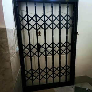 درب آکاردئونی ساختمان در بندرعباس