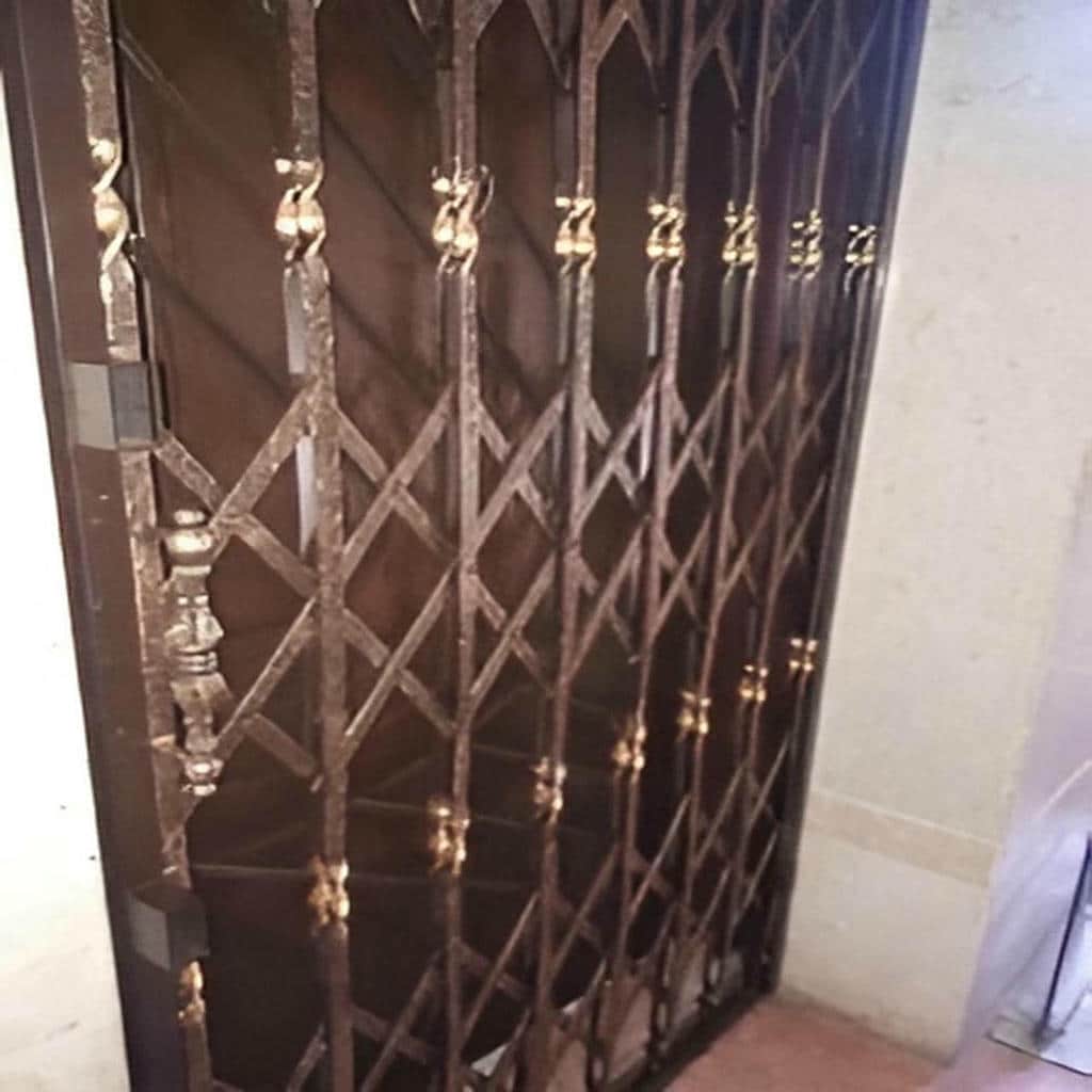 قیمت درب آکاردئونی ساختمان اداری در تبریز