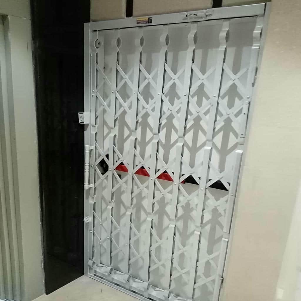 نصب درب آکاردئونی ساختمان ضدسرقت در ارومیه