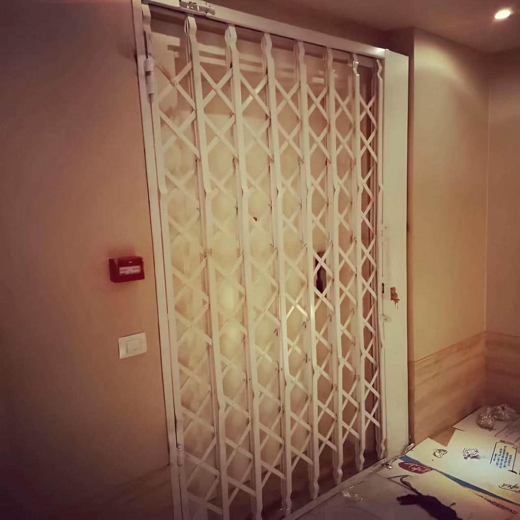 نصب درب آکاردئونی ساختمان ضدسرقت در اهواز