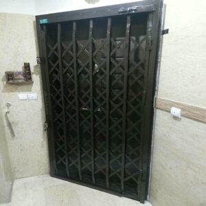 درب آکاردئونی ساختمان در آمل