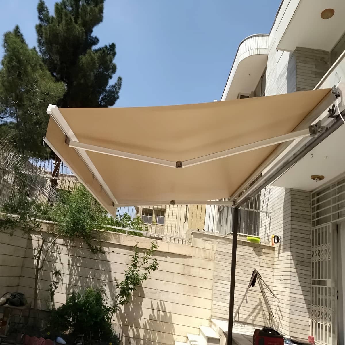 سایبان برقی کنترلی در ایلام