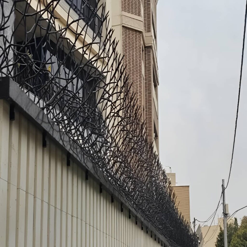 قیمت حفاظ شاخ گوزنی دیوار ویلا در نسیم شهر