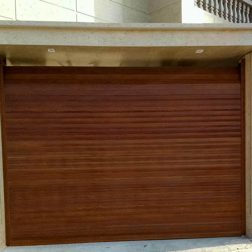 نصب کرکره برقی ساختمان فروشگاهی در رفسنجان