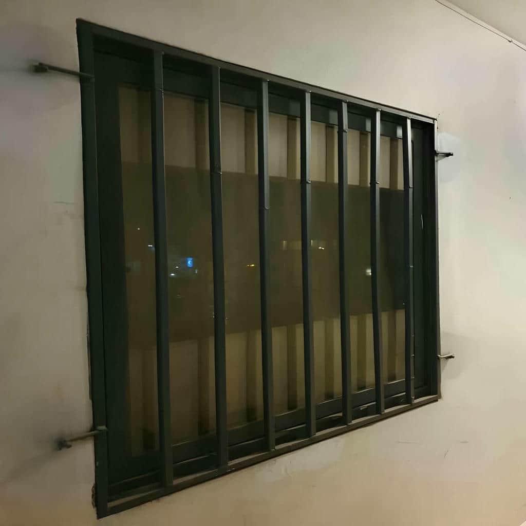 نصب حفاظ پنجره نرده لوکس بازشو در هشتگرد