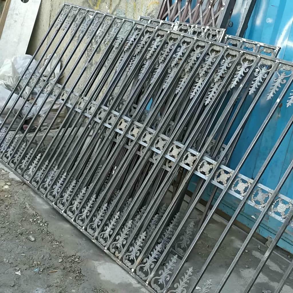 نصب حفاظ پنجره لوکس بازشو در ساوه