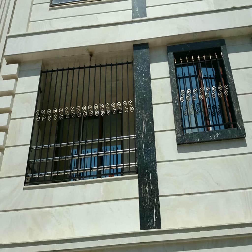 نصب حفاظ پنجره نرده لوکس فرفورژه در نوشهر