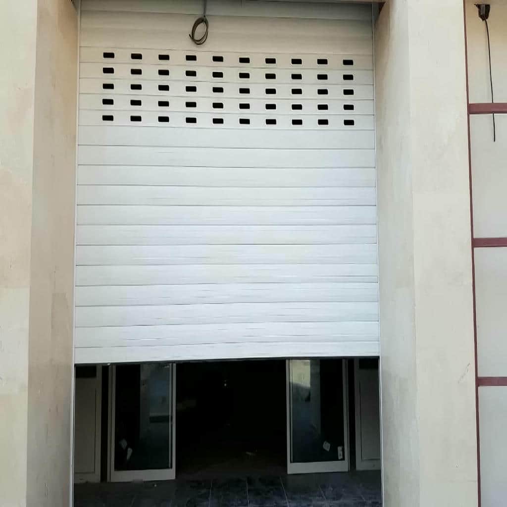 نصب کرکره برقی ساختمان فروشگاه در اهواز