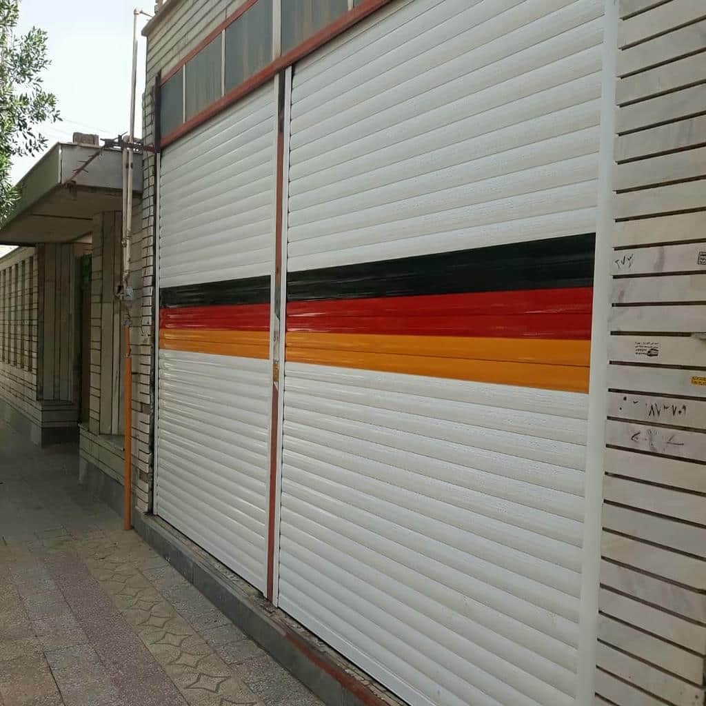 نصب کرکره برقی ساختمان فروشگاه در سقز