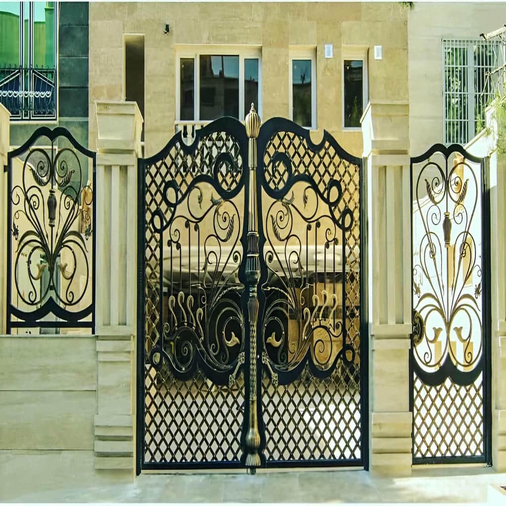 درب حیاط فرفورژه در استان گیلان