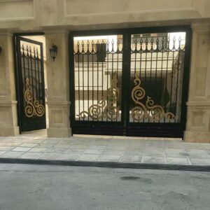 درب حیاط فرفورژه در طالقان