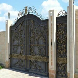 درب حیاط فرفورژه در کردان