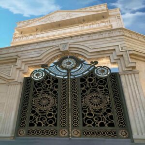 درب حیاط فرفورژه در قزوین