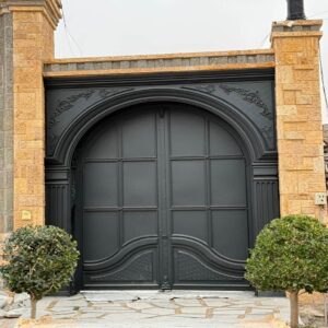 درب حیاط فرفورژه در کرمانشاه