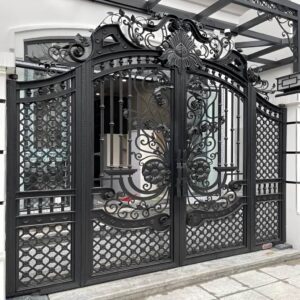 درب حیاط فرفورژه در نوشهر