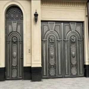 درب حیاط فرفورژه در بندر انزلی