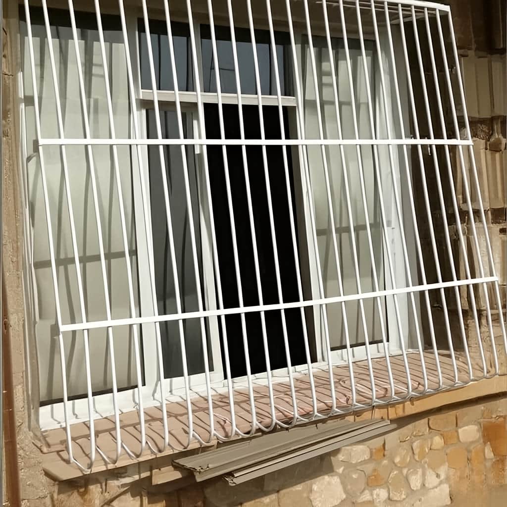 حفاظ پنجره با ابعاد دقیق متناسب با قاب