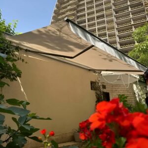 سایبان برقی مجهز به سنسور باد و باران