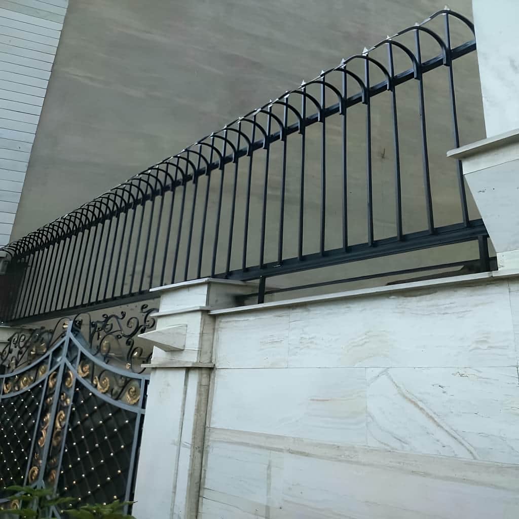 حفاظ شاخ گوزنی و حفاظ سرنیزه ای با برش دقیق شاخه ها