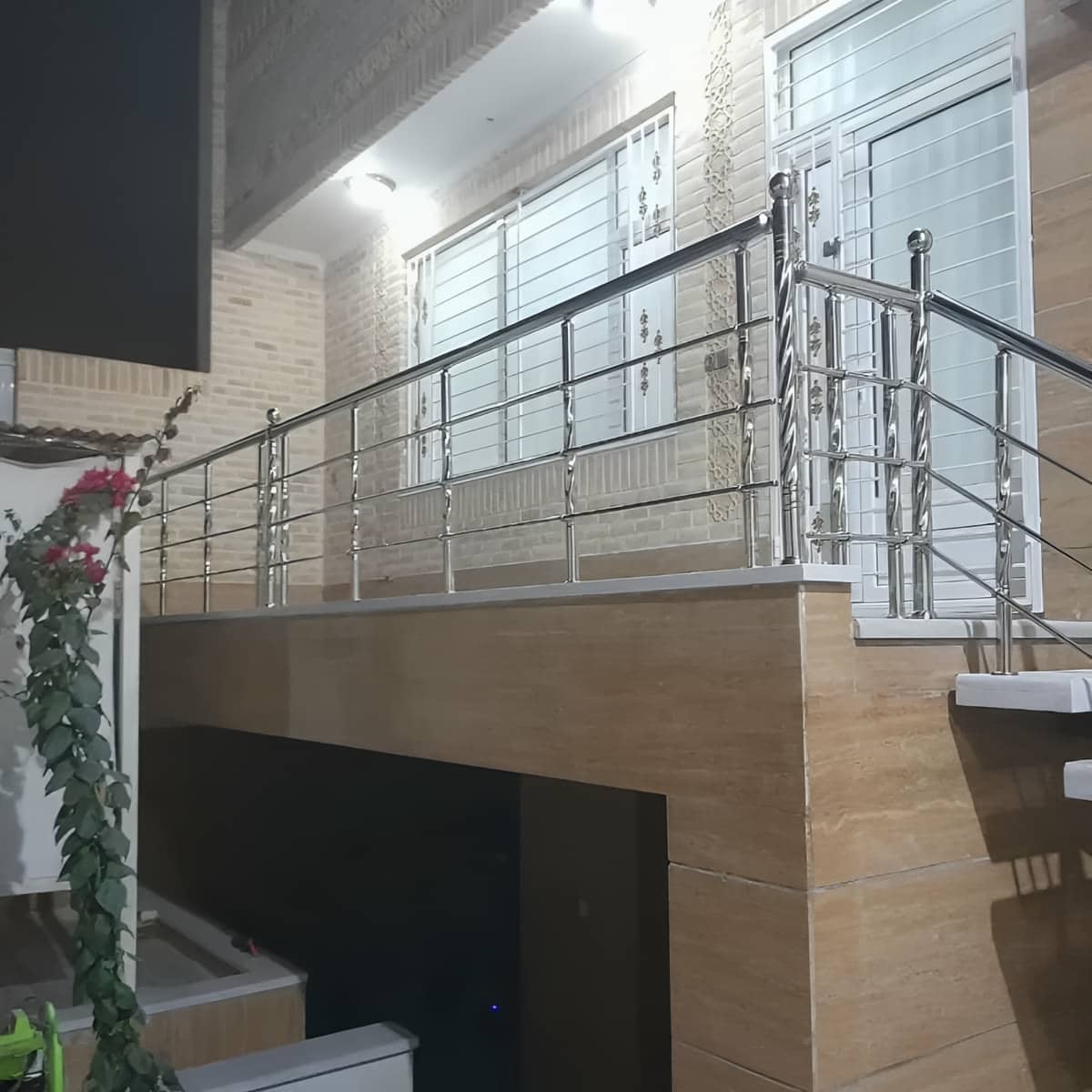 نرده استیل ضدزنگ تراس با اجرای افقی