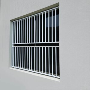 عوامل تعیین کننده قیمت حفاظ پنجره