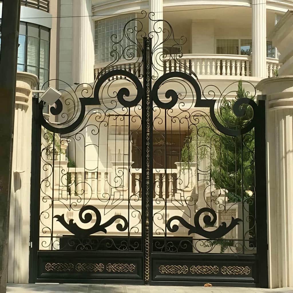 قیمت درب حیاط شاسی سنگین با پروفیل تقویتشده