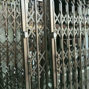 13 مدل درب آکاردئونی شیک قفل دار