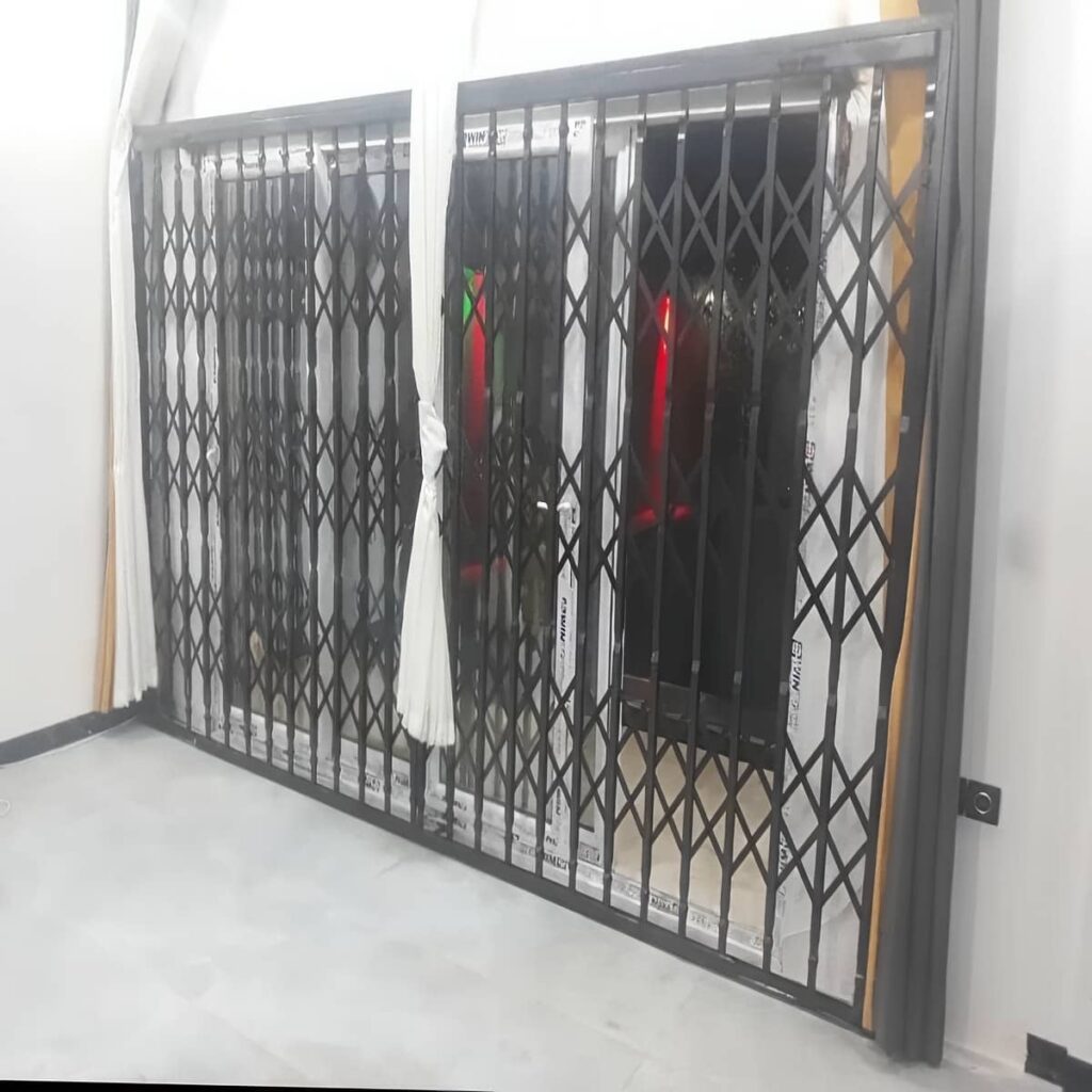 خدمات اندازه‌گیری درب آکاردئونی شیک قفل دار