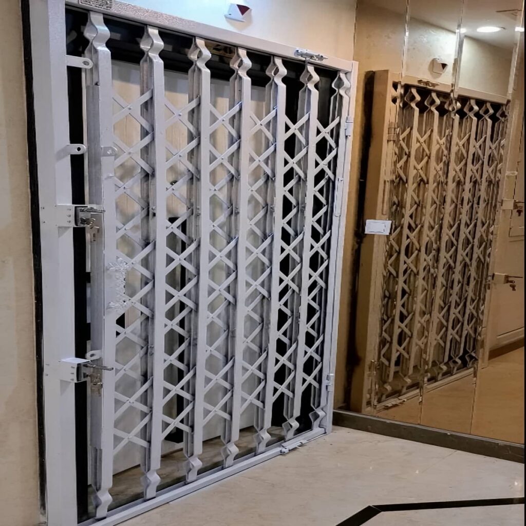 ساخت حفاظ پشت درب آپارتمان ریلی دوطرفه