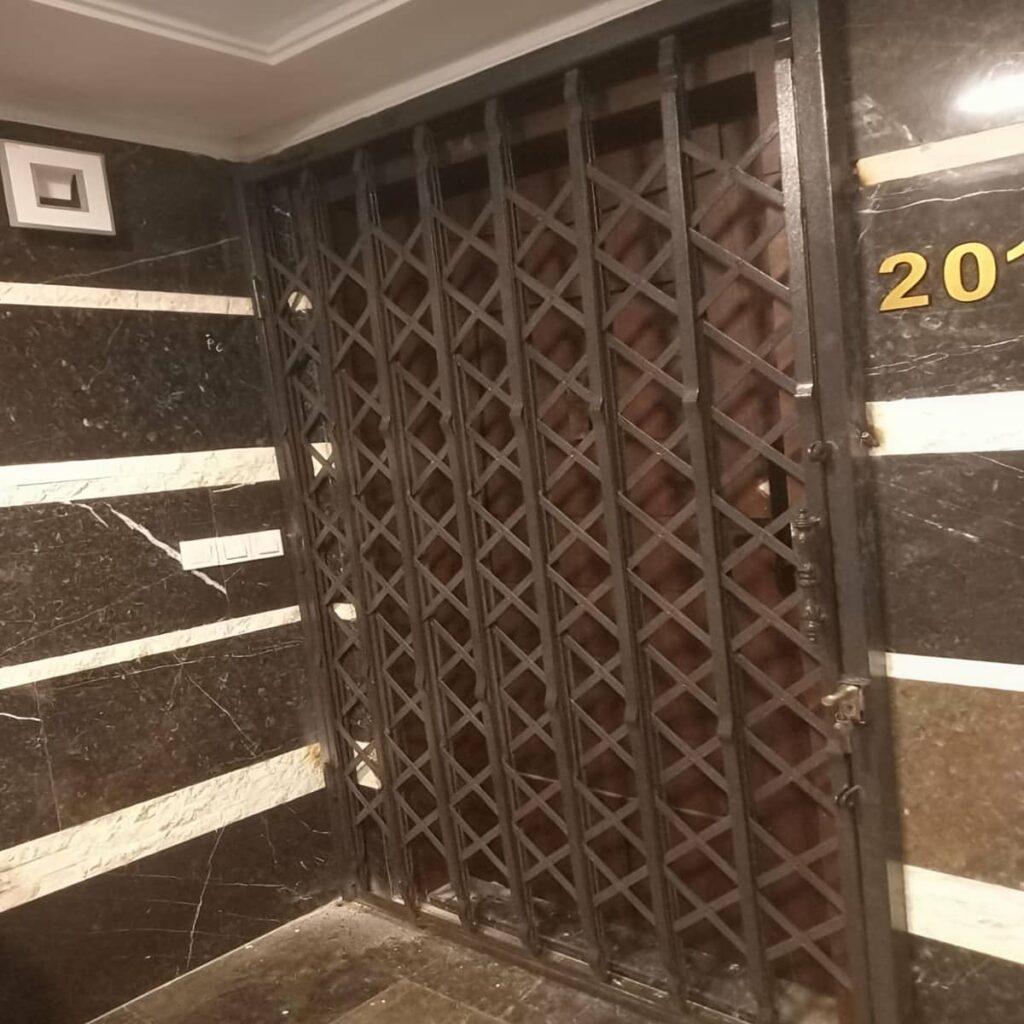 فروش درب آکاردئونی شیک قفل دار دوطرفه